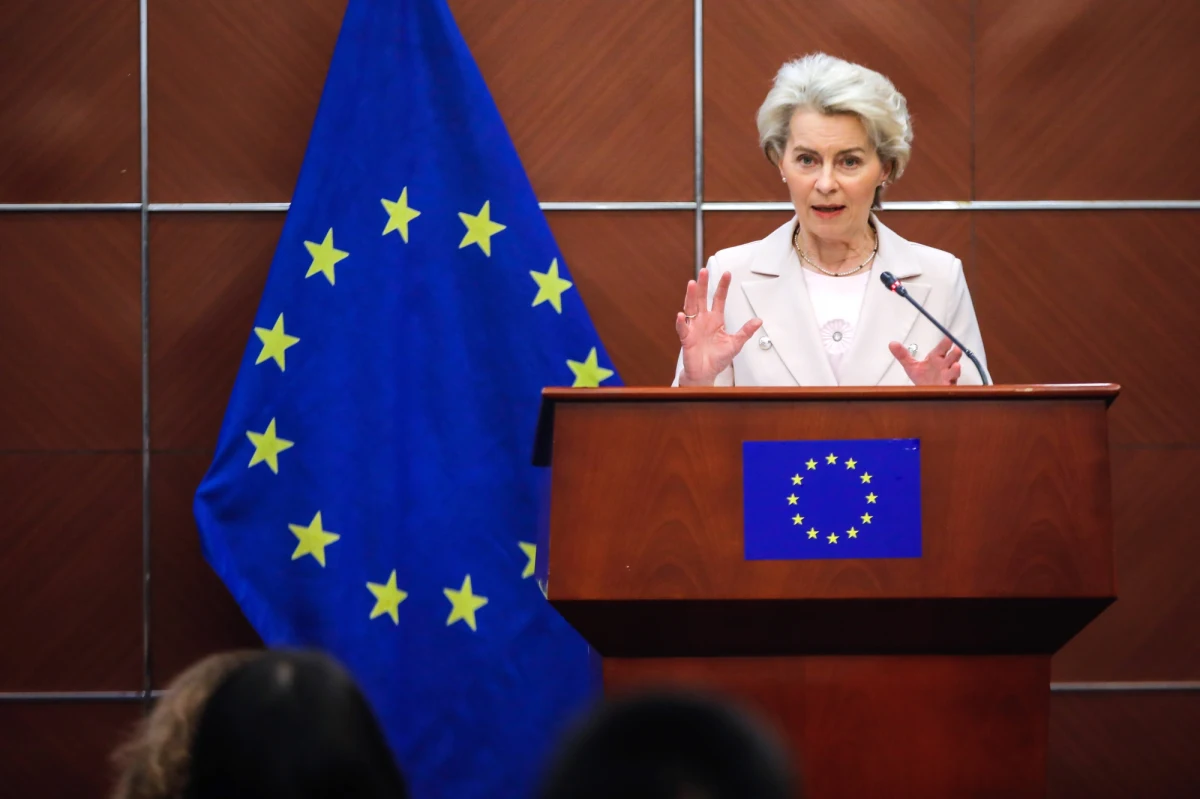Szefowa Komisji Europejskiej Ursula von der Leyen rozmawiała z premierem Mateuszem Morawieckim w sprawie wprowadzonego wczoraj zakazu wwozu do Polski i zakazu tranzytu przez nasz kraj artykułów rolnych z Ukrainy - dowiedziała się korespondentka RMF FM w Brukseli. Po tej rozmowie rzeczniczka Komisji Europejskiej Miriam Garcia Ferrer przekazała Katarzynie Szymańskiej-Borginion nowe oświadczenie. 