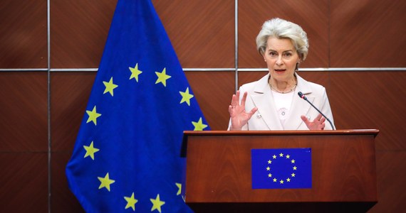 Szefowa Komisji Europejskiej Ursula von der Leyen rozmawiała z premierem Mateuszem Morawieckim w sprawie wprowadzonego wczoraj zakazu wwozu do Polski i zakazu tranzytu przez nasz kraj artykułów rolnych z Ukrainy - dowiedziała się korespondentka RMF FM w Brukseli. Po tej rozmowie rzeczniczka Komisji Europejskiej Miriam Garcia Ferrer przekazała Katarzynie Szymańskiej-Borginion nowe oświadczenie. 