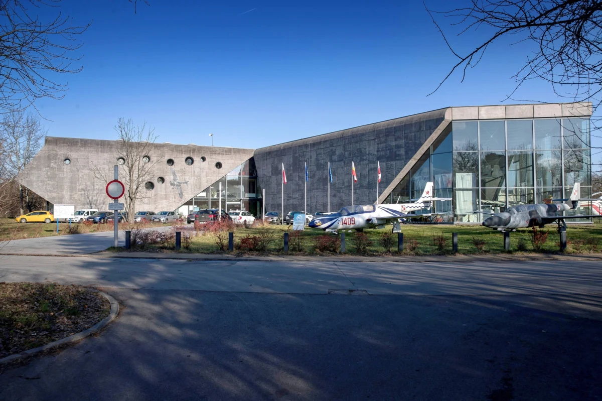 ​Muzeum Lotnictwa Polskiego w Krakowie przygotowuje się do obchodów jubileuszu 60-lecia. W programie wydarzenia zaplanowano m.in. pokazy lotnicze, prezentacje grup rekonstrukcyjnych, koncerty, wystawy i wykłady.