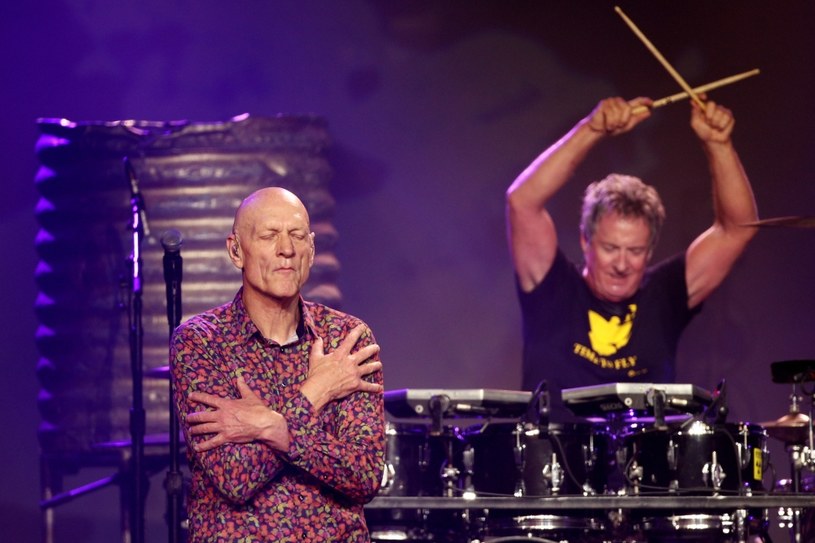 70 lat skończył Peter Garrett, wokalista popularnej przede wszystkim w latach 80. australijskiej grupy Midnight Oil (pamiętny przebój "Beds Are Burning"). Lider jest aktywny nie tylko na scenie - przez kilka dekad bronił swoich przekonań w polityce, docierając m.in. do stanowisk ministerialnych. 