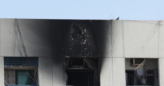 Co najmniej 16 osób zginęło w pożarze mieszkania zajmowanego przez zagranicznych robotników w Dubaju. Jak podała agencja Associated Press, 9 osób zostało rannych. 