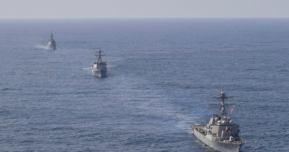 Korea Południowa, Stany Zjednoczone i Japonia przeprowadziły wspólne morskie ćwiczenia obrony przeciwlotniczej. Mają one usprawnić współpracę w obliczu zagrożenia rakietowego ze strony Korei Północnej - poinformowała południowokoreańska marynarka wojenna.