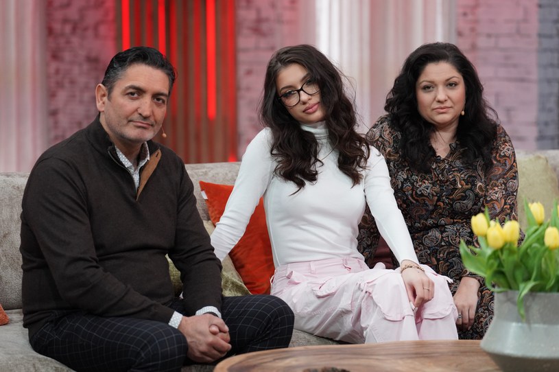W związku z premierą pierwszego odcinka serialu dokumentalnego Viki Gabor w "Pytaniu na śniadanie" nastoletnia wokalistka pojawiła się z rodzicami. Ewelina i Dariusz Gaborowie rzadko pojawiają się w mediach.