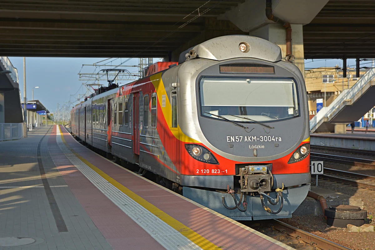 Pod koniec tego roku mieszkańcy Pabianic wsiądą do pociągu z nowego przystanku kolejowego. PKP Polskie Linie Kolejowe właśnie rozpoczęły budowę nowego przystanku: Pabianice Północne. Inwestycja zwiększy dostęp do kolei, poprawiając komfort podróży m.in. do Łodzi i Sieradza. Wartość prac wynosi ok. 14 mln zł.