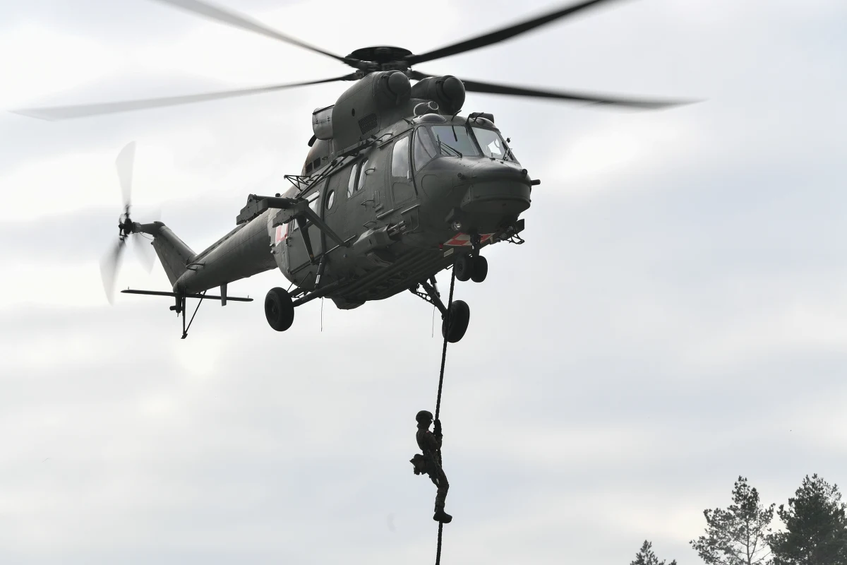 W rejonie Mierzei Wiślanej odbywają się ćwiczenia taktyczne pod kryptonimem Zalew-23. Bierze w nich udział 2500 żołnierzy z jednostek Wojsk Lądowych, Marynarki Wojennej, Inspektoratu Wsparcia Sił Zbrojnych, Wojsk Obrony Terytorialnej oraz sił sojuszniczych, wchodzących w skład Batalionowej Grupy Bojowej NATO. 