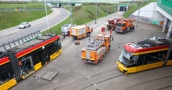 Cztery osoby zostały poszkodowane w wyniku wypadku z udziałem dwóch tramwajów w Warszawie. Składy "dwójki" i "szóstki zderzyły się w okolicy ulicy Marymonckiej przy wjeździe na Most Północny. 
