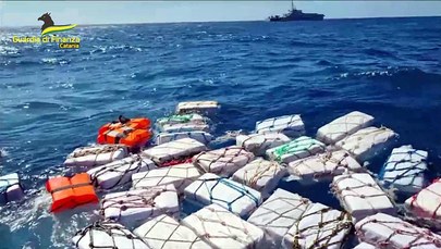 Narkotyki warte 400 mln euro unosiły się na morzu