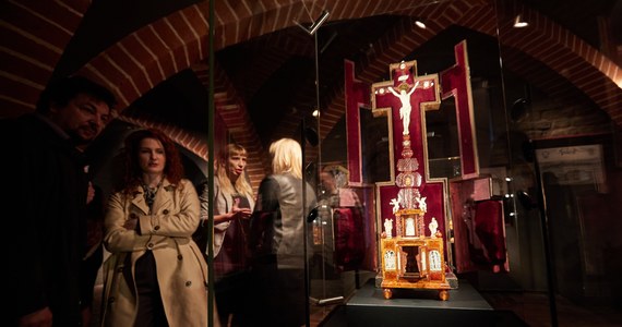 XVII-wieczny bursztynowy ołtarzyk w oryginalnym futerale trafił do kolekcji bursztynu Muzeum Zamkowego w Malborku. Kosztował 290 tys. euro. Jego zakup został zrealizowany ze środków Ministerstwa Kultury i Dziedzictwa Narodowego.