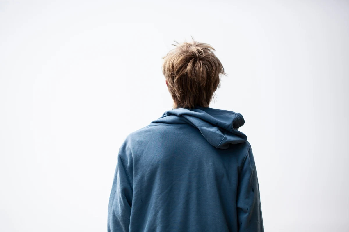 15-letni Leighton Amies, który w październiku zeszłego roku śmiertelnie dźgnął nożem pochodzącego z Polski 14-letniego Tomasza, został w poniedziałek uznany przez sąd w Newcastle za winnego zabójstwa.