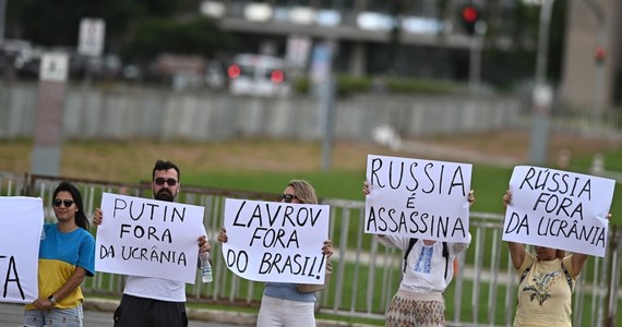 ​Antyrosyjska demonstracja towarzyszyła poniedziałkowej wizycie ministra spraw zagranicznych Rosji Siergieja Ławrowa w Brazylii. W Sao Paulo aktywiści trzymali w rękach m.in. transparenty, przypominające, że rosyjscy zbrodniarze powinni być sądzeni w Hadze - poinformowała brazylijska prasa.