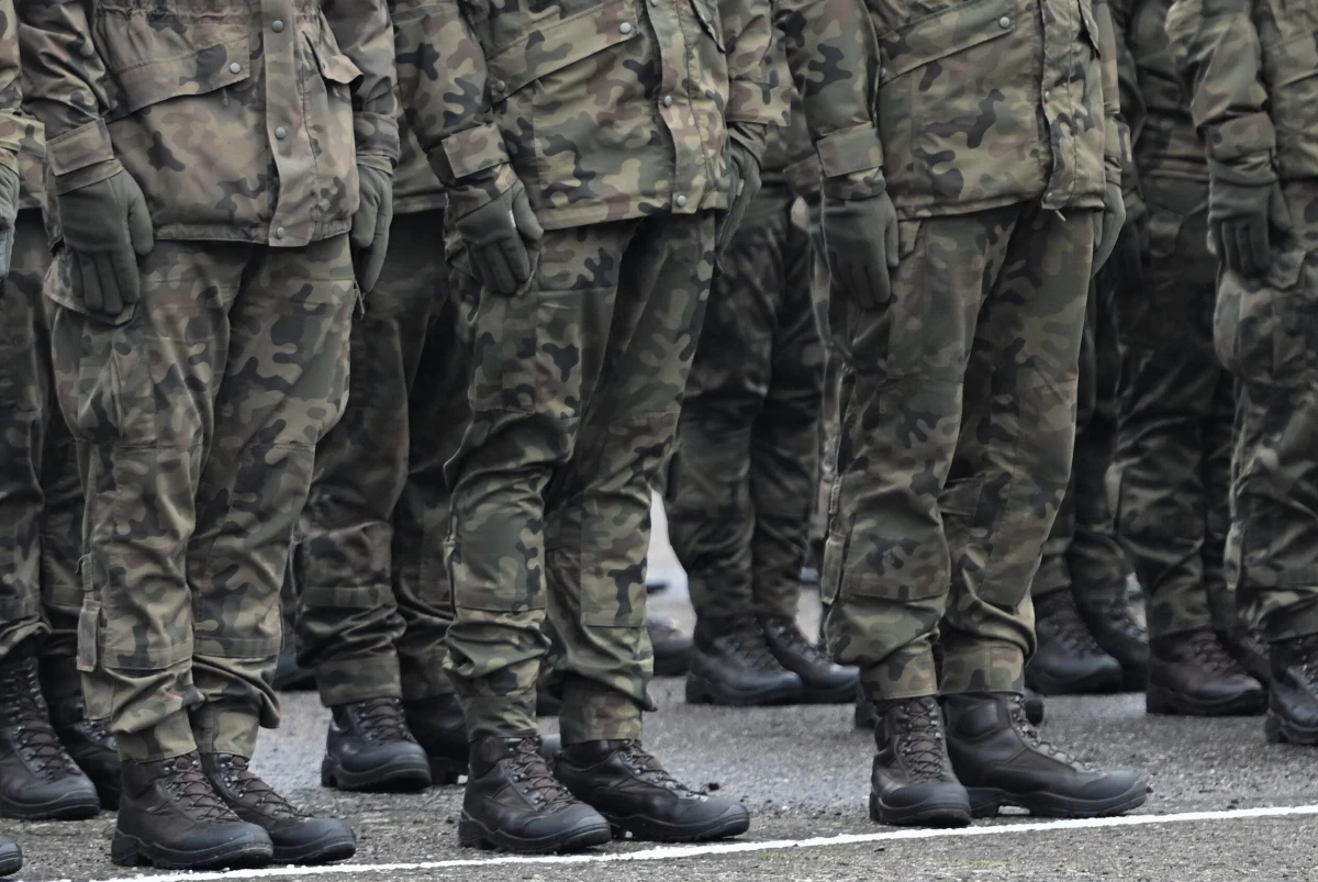 Nie żyje jeden z żołnierzy 3. Warszawskiej Brygady Rakietowej Obrony Powietrznej. Jego ciało znaleziono na terenie jednostki wojskowej w Radomiu - informuje polsatnews.pl.