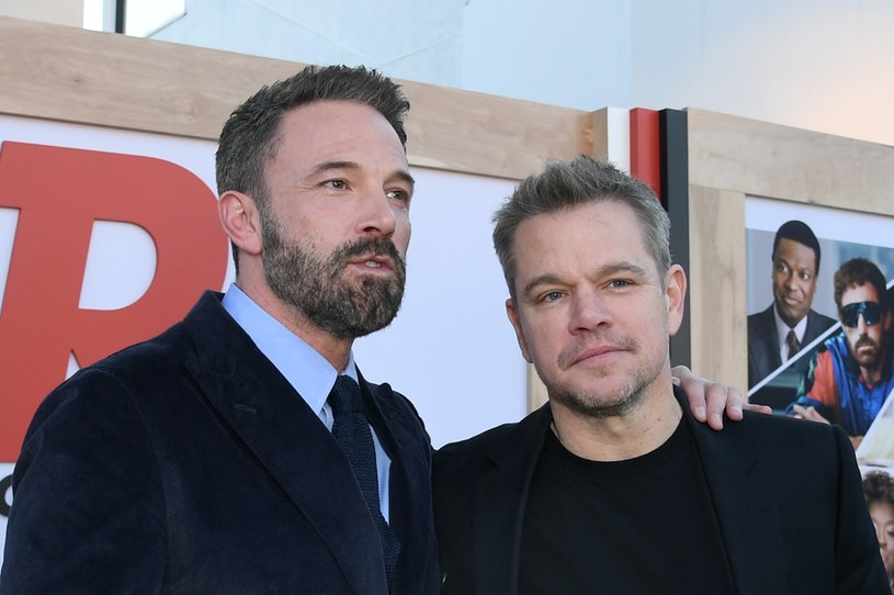 Ben Affleck i Matt Damon przyjaźnią się od ponad 30 lat, wielokrotnie razem pracowali, równie często pomagali sobie w trudnych sytuacjach życiowych. Na początku swojej kariery przez dłuższy czas razem wynajmowali mieszkanie. Jak się okazuje, mimo przyjaźni, życie pod jednym dachem wcale nie było takie proste. Wszystko przez jedną wadę Damona.