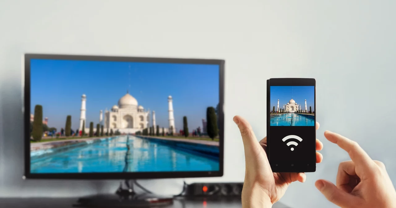Jak Oglądać Zdjęcia Z Telefonu Na Telewizorze Jak oglądać filmy z telefonu na telewizorze? Nie potrzebujesz kabla
