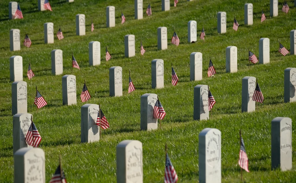 Memorial Day – amerykańskie święto państwowe upamiętnia obywateli USA, którzy zginęli w trakcie odbywania służby wojskowej