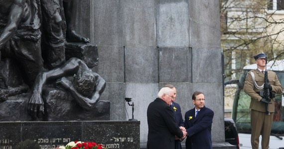 Należy "ze wszystkich sił walczyć przeciw wszelkim przejawom rasizmu, antysemityzmu i nienawiści" - nawoływał prezydent Izraela Isaac Herzog podczas obchodów 80. rocznicy wybuchu Powstania w warszawskim getcie. 