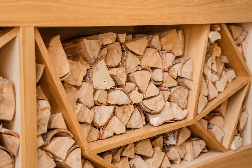Polacy już myślą o kolejnej zimie. Ceny drewna po sezonie 2025/2026