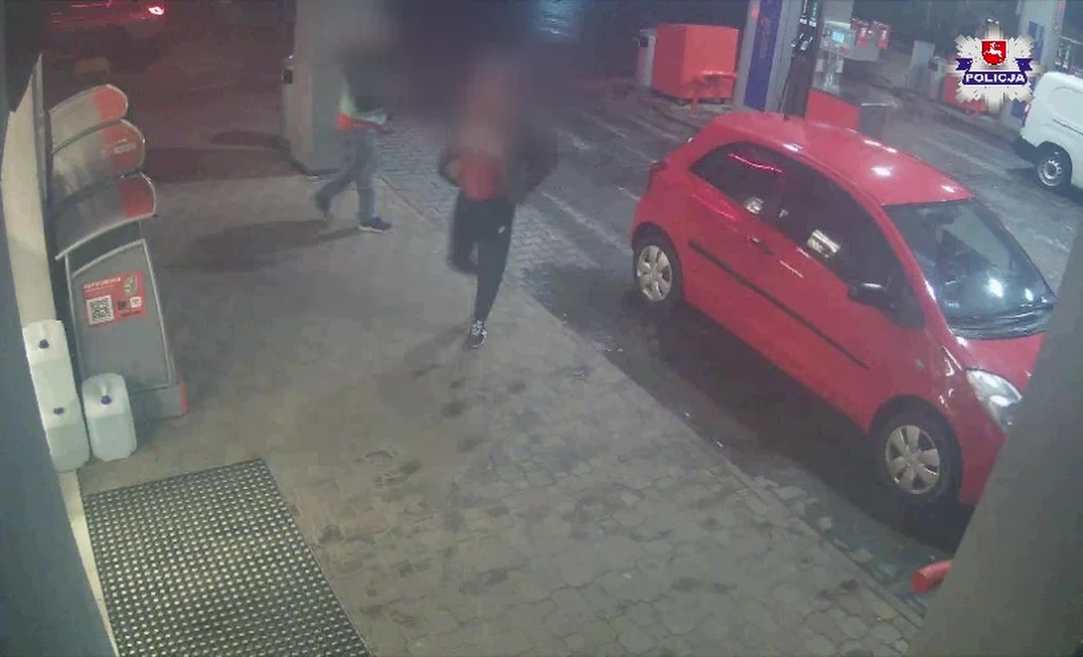 Policjanci zatrzymali 36-latka z gminy Łopiennik Górny (woj. lubelskie), który ukradł samochód sprzed stacji benzynowej. Mężczyźnie grozi do 8 lat więzienia. 