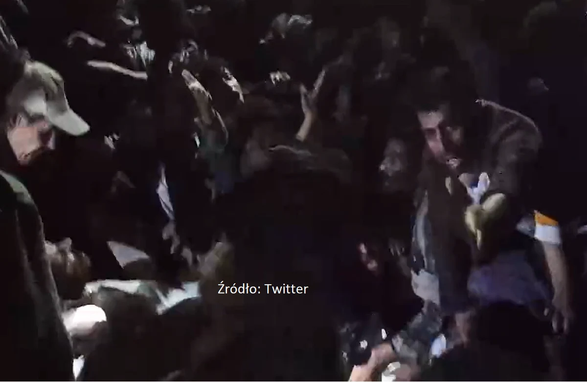 78 osób zginęło, a 110 zostało rannych po tym, jak w stolicy Jemenu - Sanie - podczas imprezy charytatywnej wybuchła panika. Tłum najprawdopodobniej wystraszył się strzałów i eksplozji elektrycznej. Ludzie zaczęli uciekać, tratując innych.