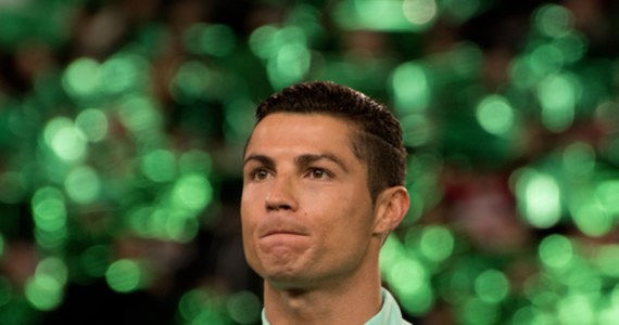 Obsceniczny gest, jaki Cristiano Ronaldo wykonał w trakcie meczu ligi saudyjskiej przeciwko Al Hilal, zbulwersował Saudyjczyków. Jedna z prawniczek zapowiedziała zgłoszenie sprawy do prokuratury. Inni domagają się deportacji piłkarza.