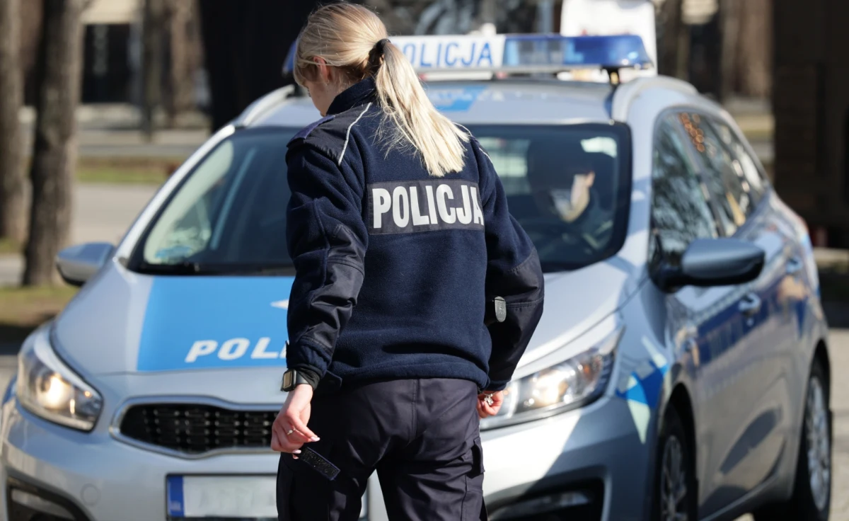 43-letnia kobieta miała 2,6 promila alkoholu w organizmie, kiedy po spowodowaniu kolizji zatrzymali ją oświęcimscy policjanci. Okazało się wtedy, że kobieta zostawiła w domu 3-letniego syna.