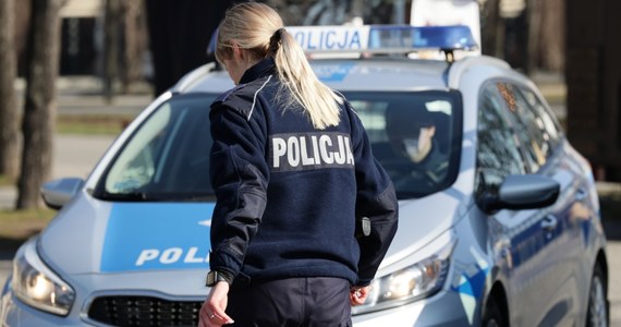 43-letnia kobieta miała 2,6 promila alkoholu w organizmie, kiedy po spowodowaniu kolizji zatrzymali ją oświęcimscy policjanci. Okazało się wtedy, że kobieta zostawiła w domu 3-letniego syna.