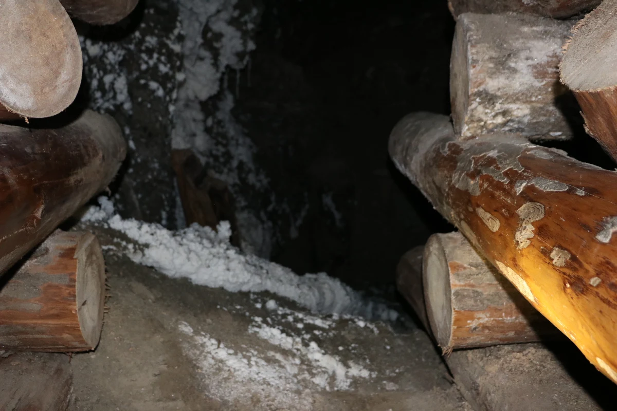 Po trzech latach ponowne otwarta została Trasa Górnicza w Kopalni Soli w Wieliczce. Wąskie korytarze i całkowita ciemność - turyści mogą zobaczyć inne oblicze kopalni.