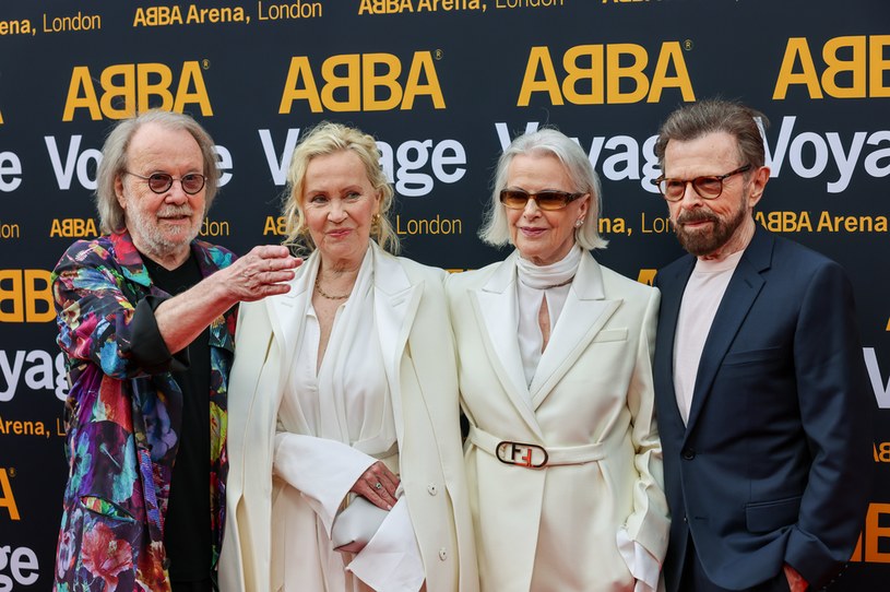 Od maja 2022 r. w Londynie trwa seria koncertów ABBY - "ABBA Voyage", podczas których na scenie "występują" hologramy muzyków tej grupy. Niedawno widowisko obejrzał milionowy widz. Zapewne będzie ich jeszcze wielu, gdyż Björn Ulvaeus z ABBY wyjawił, że zespół prowadzi rozmowy z różnymi miastami, by również poza Londynem, poza Europą, na pozostałych kontynentach, odbywały się multimedialne koncerty szwedzkiego kwartetu.