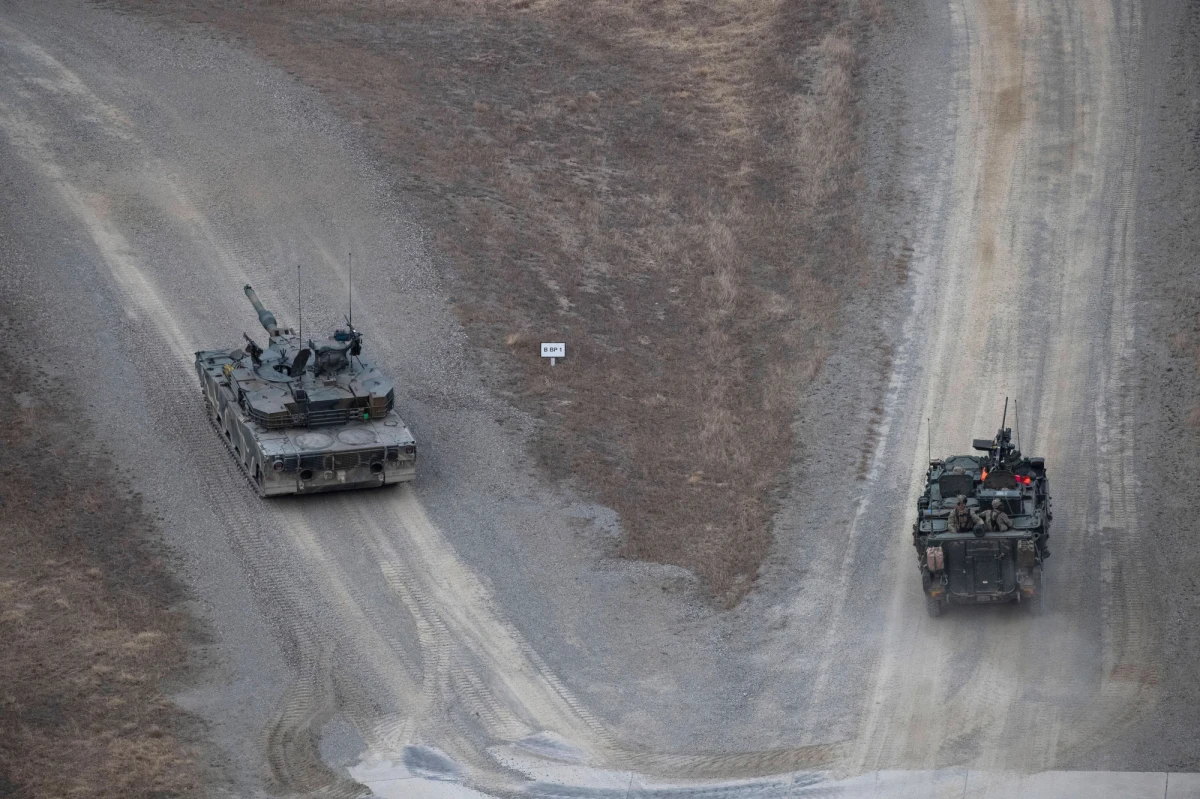 Decyzja o dostawach śmiercionośnego uzbrojenia z Korei Południowej dla Ukrainy będzie zależała od działań Rosji - oświadczyło w czwartek biuro prezydenta Korei Płd. Jun Suk Jeola, który w tym tygodniu po raz pierwszy zasygnalizował możliwość takich dostaw.