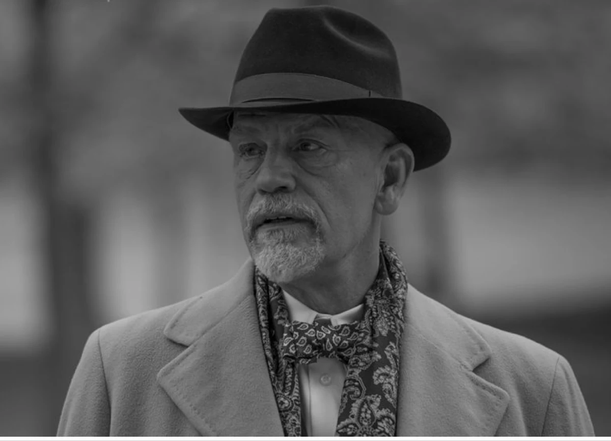 Amerykański aktor, reżyser, producent teatralny i filmowy, John Malkovich osobiście przywita widzów 16. edycji Międzynarodowego Festiwalu Kina Niezależnego Mastercard OFF CAMERA w czasie Gali Otwarcia Festiwalu, która odbędzie się już 28 kwietnia 2023 roku. Tego wieczoru widzowie w krakowskim Kinie Kijów zobaczą film „Dominion” – to europejska prapremiera filmu, który skupia się na ostatnim dniu życia walijskiego poety Dylana Thomasa.