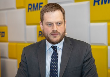 Uczniowie dostaną laptopy 1 września? Cieszyński: Harmonogram pozwala na to liczyć