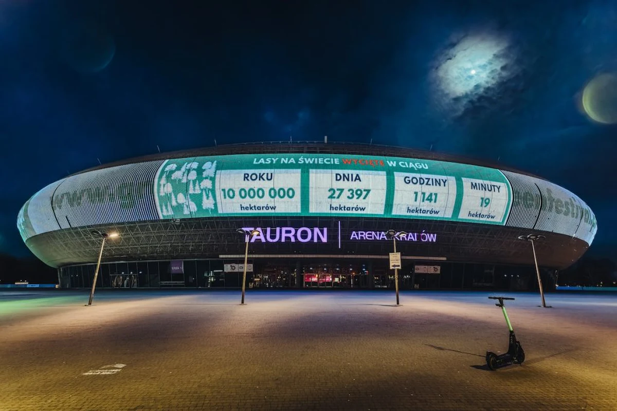 Punktualnie o godz. 10 na największym ekranie ledowym w Polsce, czyli na elewacji krakowskiej hali Tauron Arena, zainaugurował odliczanie Licznik Wylesienia. Licznik będzie włączał się codziennie o godzinie 20:00.