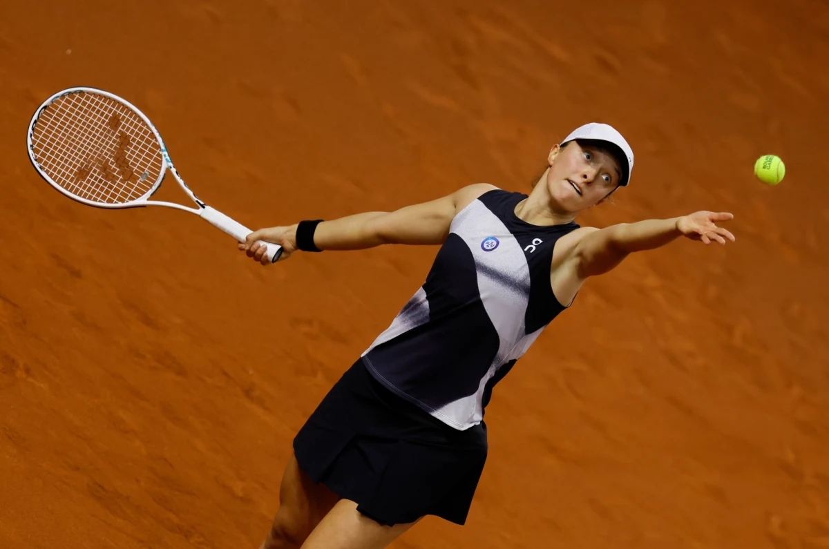 "To jest dezorientujące, bo na Ukrainie nic się nie zmieniło, miasta nadal są atakowane" - powiedziała liderka rankingu WTA Iga Świątek o decyzji Międzynarodowego Komitetu Olimpijskiego (MKOl) dotyczącej powrotu Rosjan i Białorusinów do rywalizacji.