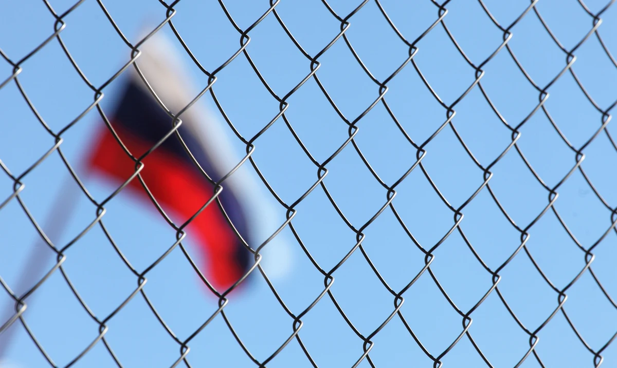 "To jest pakiet bez fajerwerków" - mówi RMF FM dyplomata po zakończonych w Brukseli pierwszych konsultacjach ambasadorów Unii Europejskiej dotyczących 11. zestawu sankcji na Rosję. "Nic ekscytującego" - wtóruje inny dyplomata. Tym razem UE skupia się na uszczelnianiu już wprowadzonych restrykcji i walce z ich obchodzeniem.