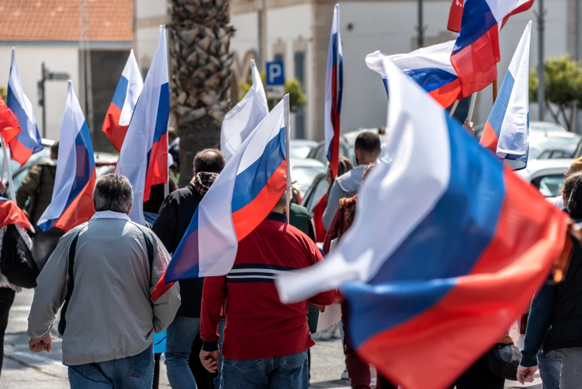 Latem 2022 roku Rosja zainicjowała operację dezinformacyjną. Celem większa liczba Niemców sprzyjających Rosji - ujawnił w piątek dziennik "The Washington Post". Chodziło o dyskredytowanie w niemieckim społeczeństwie USA, NATO, UE i Wielkiej Brytanii przy jednoczesnym przekonywaniu obywateli Niemiec, że sankcje nałożone na Rosję w odpowiedzi na inwazję tego kraju na Ukrainę przynoszą więcej szkód, niż korzyści.