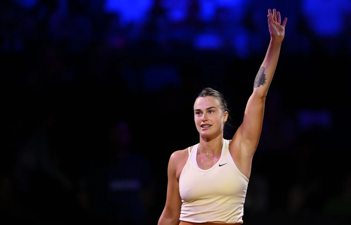 Białorusinka Aryna Sabalenka pokonała rosyjską tenisistkę Anastazję Potapową 6:1, 6:2 i jako pierwsza awansowała do niedzielnego finału halowego turnieju WTA na kortach ziemnych w Stuttgarcie. W finale może się spotkać albo z Igą Świątek, albo z Ons Jabeur.
