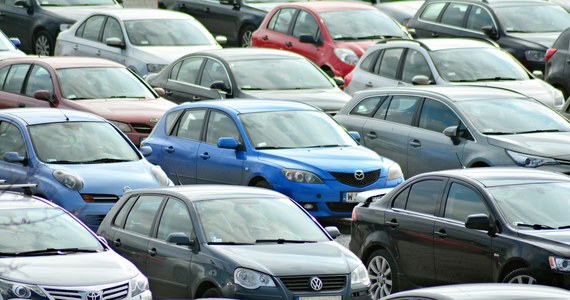 Centrum przesiadkowe, które obejmuje m.in. parking na 110 aut i poczekalnię dla pasażerów wraz z toaletami i punktem informacji, zostało otwarte w Szczyrku - oznajmiła Sandra Kulka z tamtejszego miejskiego ośrodka kultury, promocji i informacji.