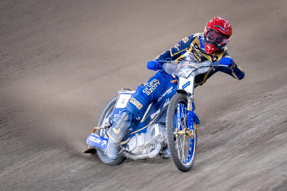 Polscy żużlowcy zdobyli w niemieckim Stralsundzie złoty medal drużynowych mistrzostw Europy. Biało-czerwoni, którzy obronili tytuł, uzyskali 49 pkt i wyprzedzili Danię - 35 i Wielką Brytanię - 22. Czwarte miejsce zajęłi Niemcy - 14.