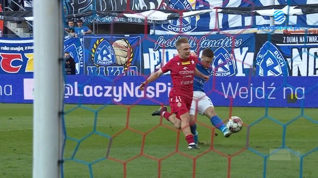 Skrót meczu Ruch Chorzów - Wisła Kraków 2-0. 

Bramki: 31. Feliks, 70. Moneta

Ruch Chorzów: Bielecki – Baranowski, Szywacz, Sadlok, Wójtowicz, Sikora, Sedlak, Feliks, Foszmańczyk, Szczepan, Kobusiński
Rezerwowi: Janoszka, Kasolik, Moneta, Osobiński, Piątek, Pąskowski, Skiwerczyński, Szur, Witek

Wisła Kraków: Biegański – Jaroch, Łasicki, Moltenis, Junca, Duda, Igbekeme, Miki, Fernandez, Mula, Rodado
Rezerwowi: Basha, Broda, Colley, Ondrasek, Sergio Benito, Szot, Szywacz, Tachi, Żyro

ortuna 1 Liga oglądaj w Polsat Sport oraz na  Polsat BOX Go   Oglądaj wygodnie gdziekolwiek chcesz: na komputerze, na tablecie, na smartfonie, na Smart TV.
W tekście zawarto link serwisu partnerskiego

