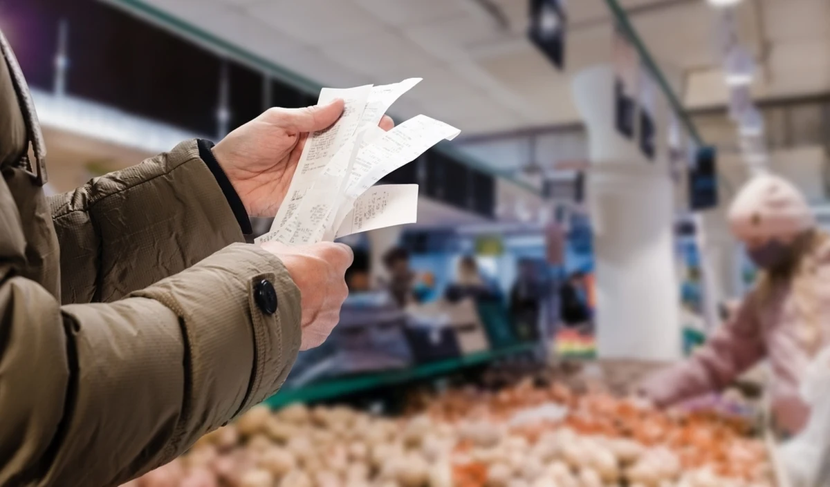 ​Słowacy chętnie robią zakupy na Podhalu, zwłaszcza na targowiskach i w sklepach w Nowym Targu, ale ostatnio przyjeżdżają też do Zakopanego na krótkie pobyty wypoczynkowe połączone z zakupami - zauważył w rozmowie z Polską Agencją Prasową Karol Wagner z Tatrzańskiej Izby Gospodarczej.