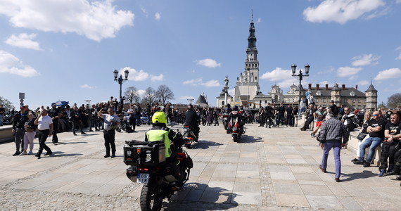 ​Setki motocyklistów uczestniczyły na Jasnej Górze w Motocyklowym Zjeździe Gwiaździstym do Częstochowy 2023. Było to już drugie otwarcie tegorocznego sezonu motocyklowego w jasnogórskim sanktuarium.