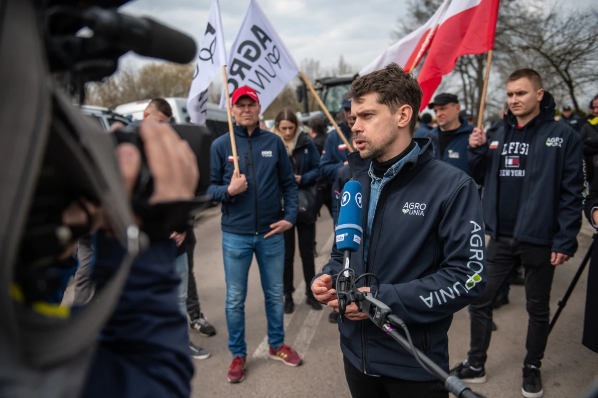 Rolnicy zakończyli w niedzielę protest na drodze przy przejeździe kolejowym w Hrubieszowie (Lubelskie), który znajduje się niedaleko przejścia granicznego z Ukrainą. Protest trwał od ubiegłej środy (12 kwietnia). Aktualnie ruch w okolicy przejścia granicznego odbywa się bez utrudnień - poinformowała policja.