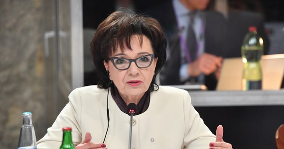 Marszałek Elżbieta Witek zapowiedziała, że 9 maja zwoła dodatkowe posiedzenie Sejmu. Jak mówi - do tego czasu powinien być już gotowy komplet  ważnych dla rolników ustaw.