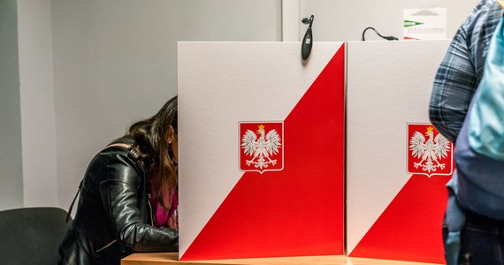 Justyna Radomska została nowym burmistrzem Murowanej Gośliny w Wielkopolsce, zdobywając w pierwszej turze przedterminowych wyborów ponad 61,2 proc. głosów. Radomska zwyciężyła we wszystkich 12 okręgach wyborczych. Pokonała dwóch kontrkandydatów.

