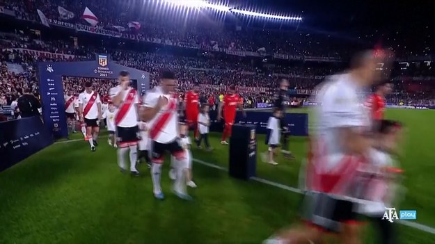 River Plate zdobył sześć punktów przewagi na szczycie argentyńskiej Primera Division w niedzielę po pokonaniu u siebie Independiente 2:0.

River Plate ma teraz passę siedmiu zwycięstw w lidze, ponieważ ma 33 punkty, sześć przed drugim San Lorenzo z 13 rozegranymi meczami.

Dla Independiente jest to ich piąta porażka w 13 meczach, ponieważ zajmują trzecie miejsce od końca w tabeli z dziesięcioma punktami i tylko jedną wygraną.