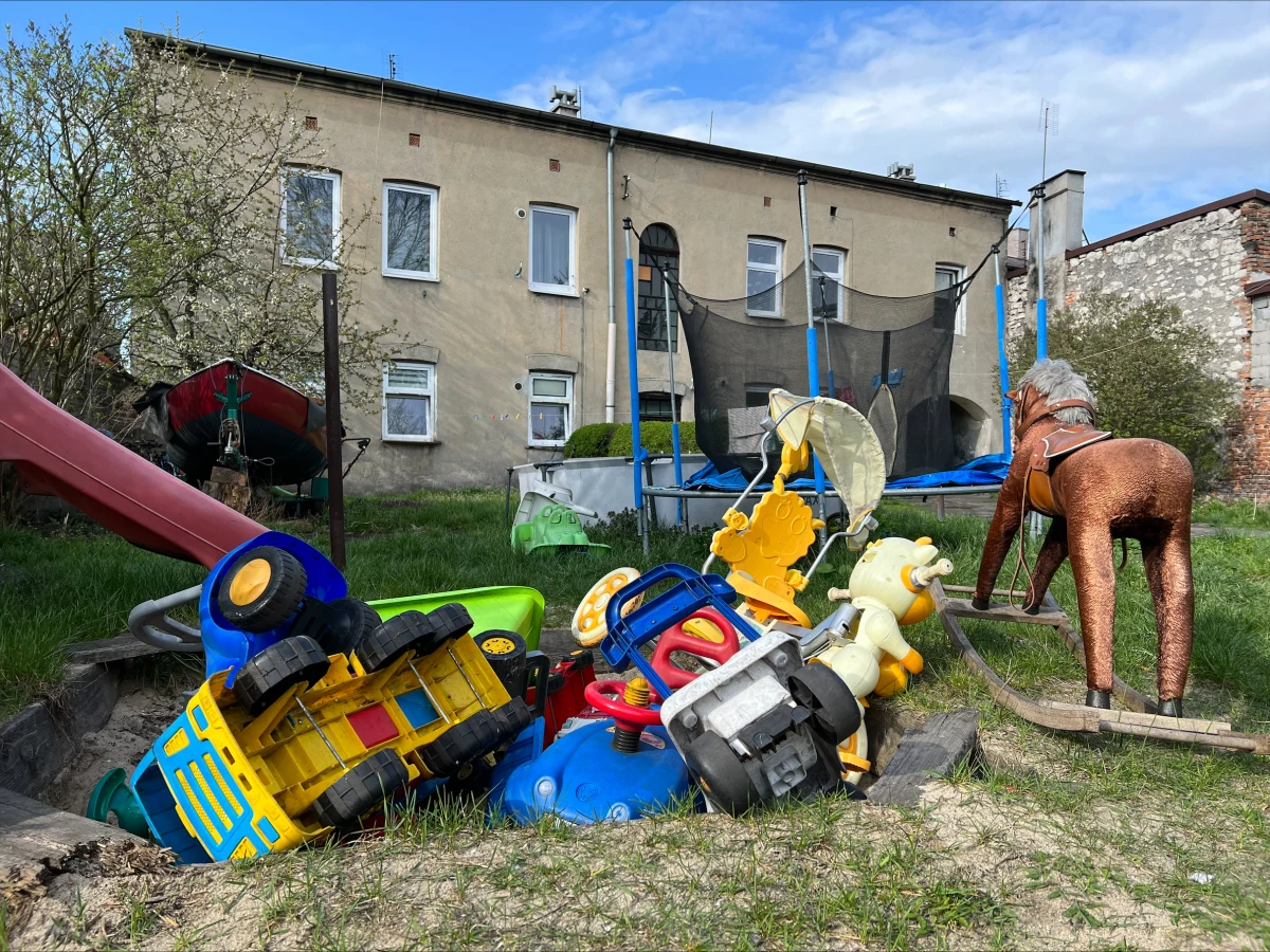 Ostatnie dni były dla ośmioletniego maltretowanego przez ojczyma Kamila z Częstochowy stabilne. Jeśli ta sytuacja się utrzyma i choroba oparzeniowa nie będzie u Kamilka postępować, to pod koniec tygodnia rozważane będzie stopniowe wybudzanie małego pacjenta ze śpiączki farmakologicznej – przekazali przedstawiciele Górnośląskie Centrum Zdrowia Dziecka im. św. Jana Pawła II.