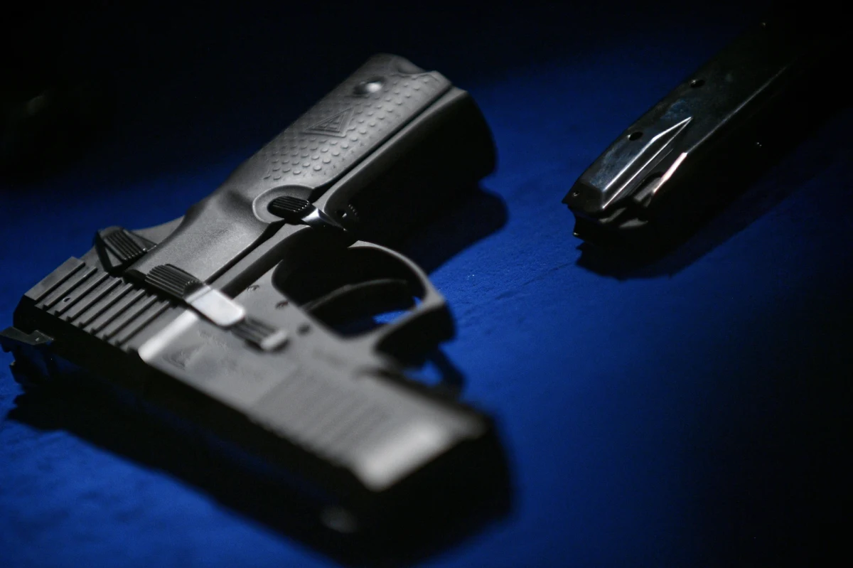 Komplet broni zginął z magazynu należącego do 6. Mazowieckiej Brygady Obrony Terytorialnej - dowiedział się reporter RMF FM. Śledztwo w tej sprawie prowadzi wydział do spraw wojskowych Prokuratury Okręgowej w Warszawie. 