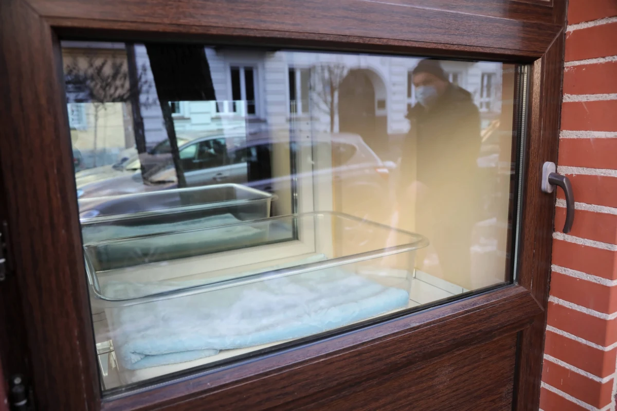 W warszawskim oknie życia odnaleziono dziecko. Te informacje przekazała archidiecezja warszawska. Chłopiec został zostawiony w piątek, bez dodatkowych informacji i - zgodnie z procedurami - został przekazany do szpitala.


