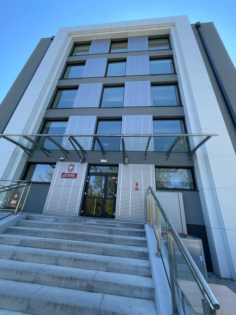 ​Lubelski Urząd Celno-Skarbowy ma nową siedzibę. Nowy adres -to Diamentowa 4. Do tej pory służba nie miała własnego budynku. Za wynajem płaciła 1,6 mln rocznie.