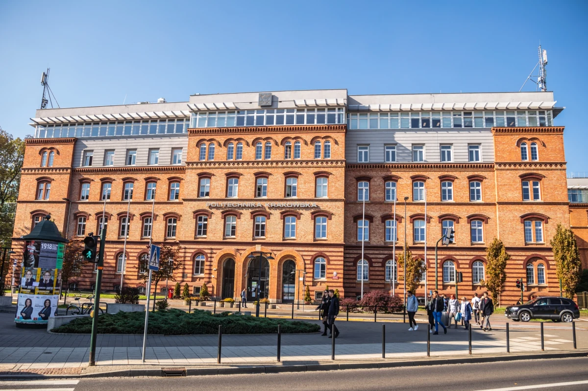 Kampus Politechniki Krakowskiej przy ul. Warszawskiej będzie areną kolejnego biegu w Krakowie. Dziś (25 kwietnia) wystartuje 45. Bieg Kościszkowski. Będą w nim rywalizować: studenci, przedstawiciele służb mundurowych, uczniowie szkół średnich, pracownicy Politechniki i osoby niepełnosprawne.    

