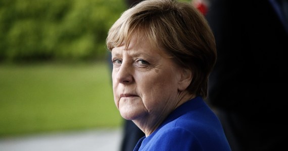 "Emerytura byłej kanclerz Niemiec Angeli Merkel ma gorzki smak, upływa jej na śledzeniu wojny na Ukrainie" - pisze hiszpański dziennik "La Razon".